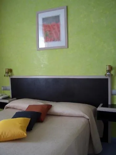 Logis Hotels - Hotel Et Restaurant Le Lion D'Or