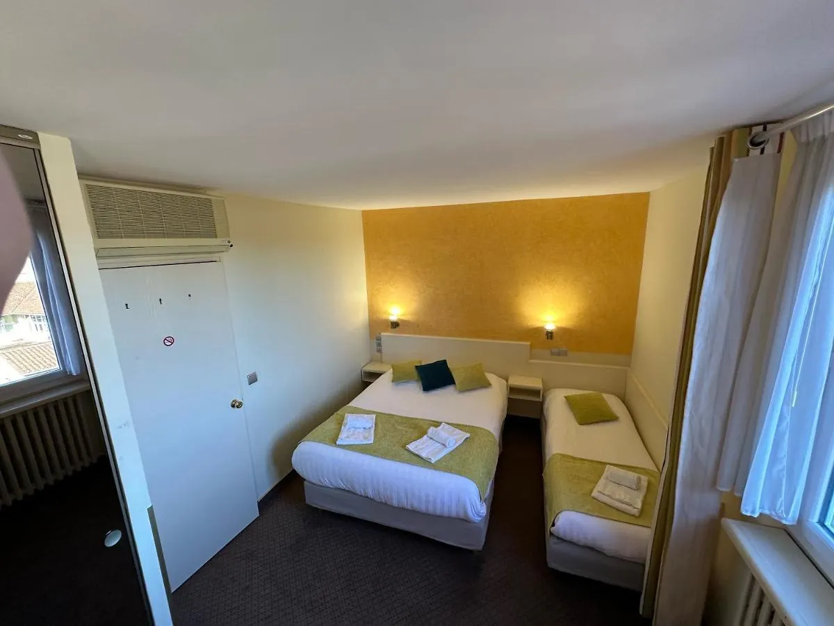 ***  Logis Hotels - Hotel Et Restaurant Le Lion D'Or France