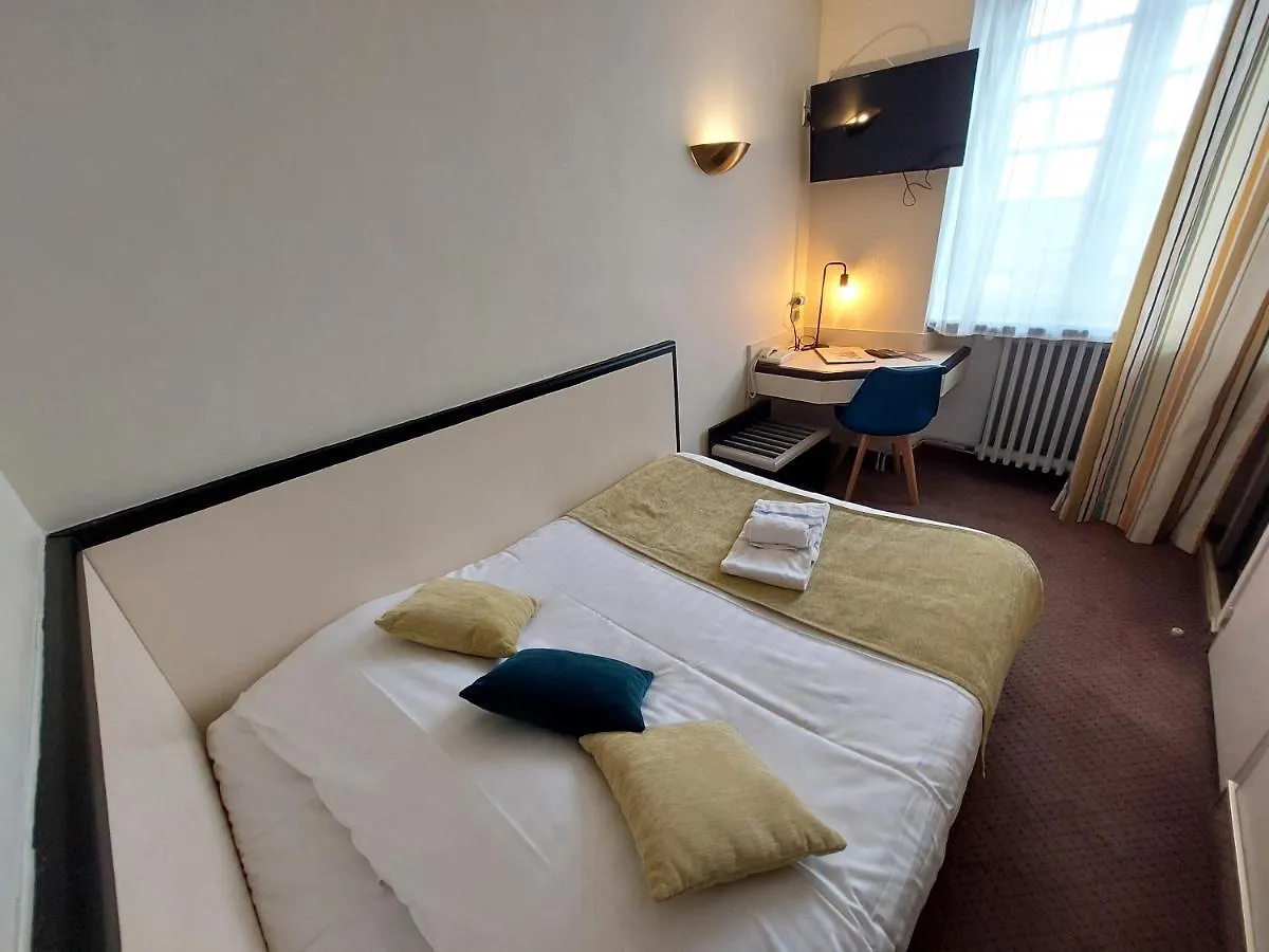 Logis Hotels - Hotel Et Restaurant Le Lion D'Or