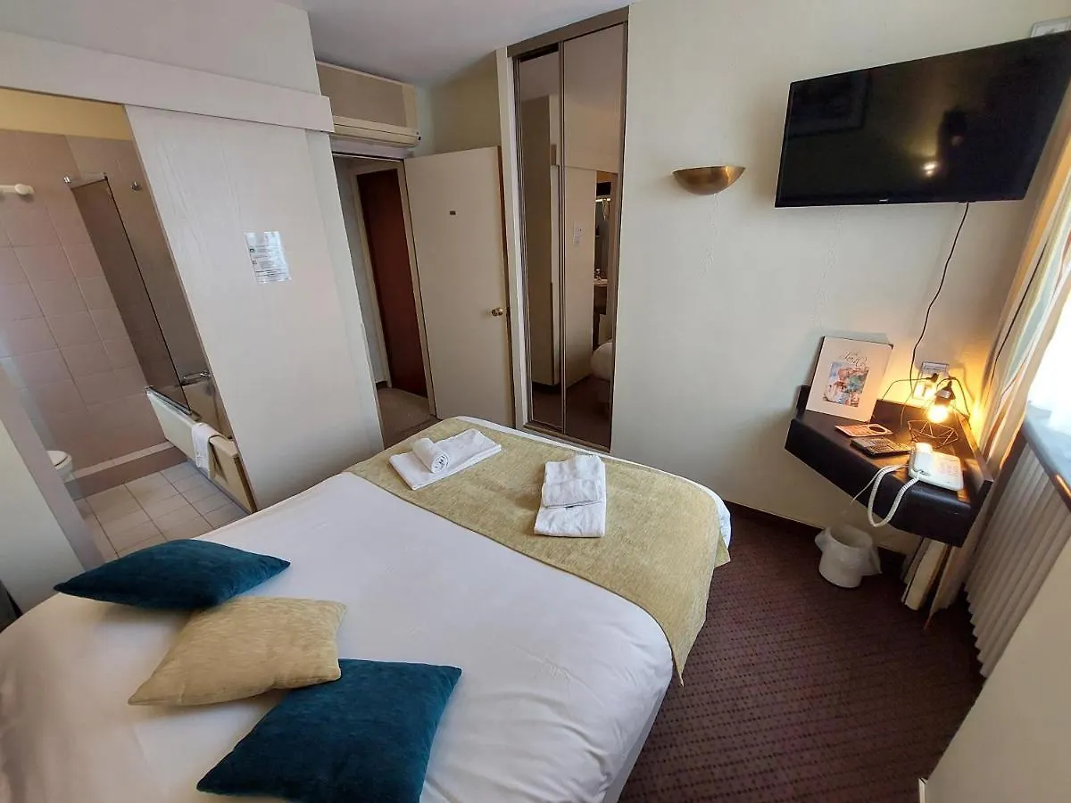 Logis Hotels - Hotel Et Restaurant Le Lion D'Or