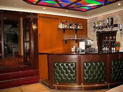 Logis Hotels - Hotel Et Restaurant Le Lion D'Or  Gramat